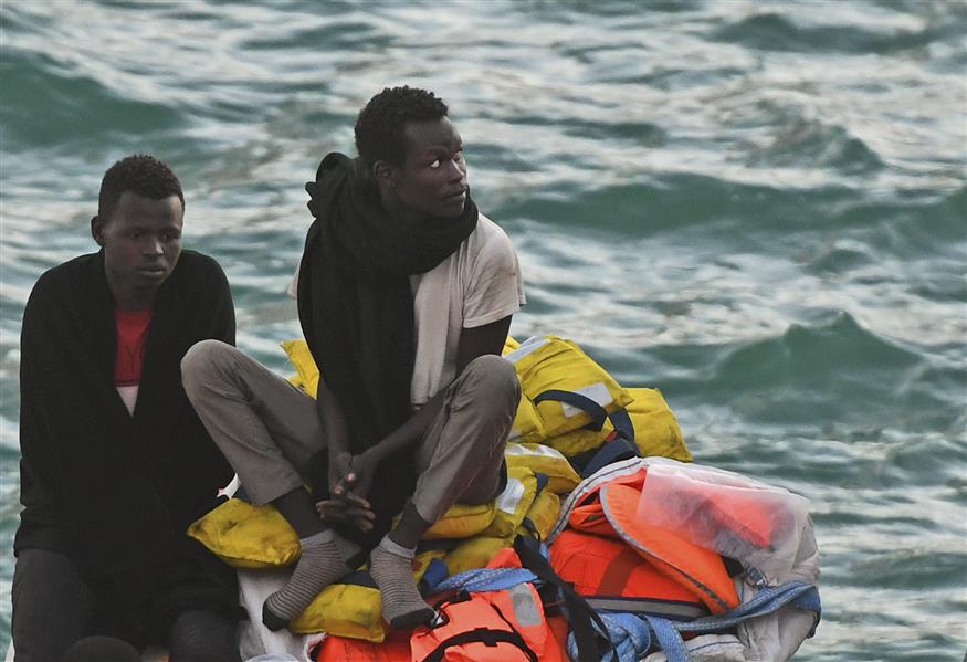 Διάσωση μεταναστών στη Μάλτα/(AP Photo/Jonathan Borg)