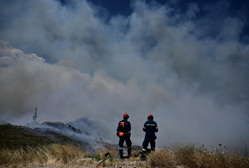 Εικόνα από τη φωτιά στα Δερβενοχώρια/EUROKINISSI