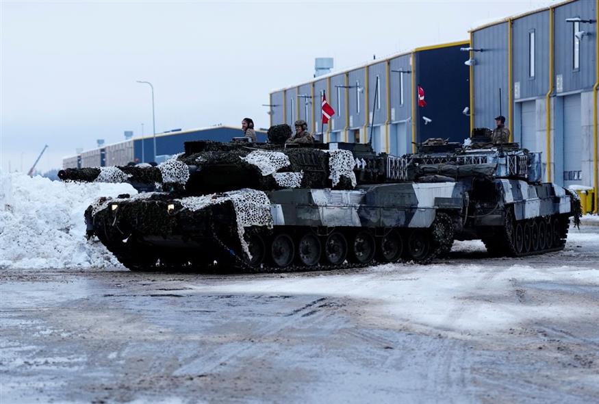 Άρματα Leopard 2A7 (AP Photo/Pavel Golovkin)