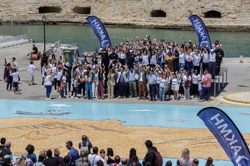 Ρεκόρ Guinness στο Ηράκλειο της Κρήτης για το μεγαλύτερο «μωσαϊκό» από καλιτσούνια στον κόσμο