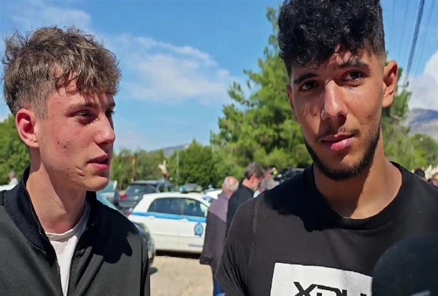 Μαθητές μετά τις Πανελλήνιες Εξετάσεις 2025 (ORANGEPRESS)