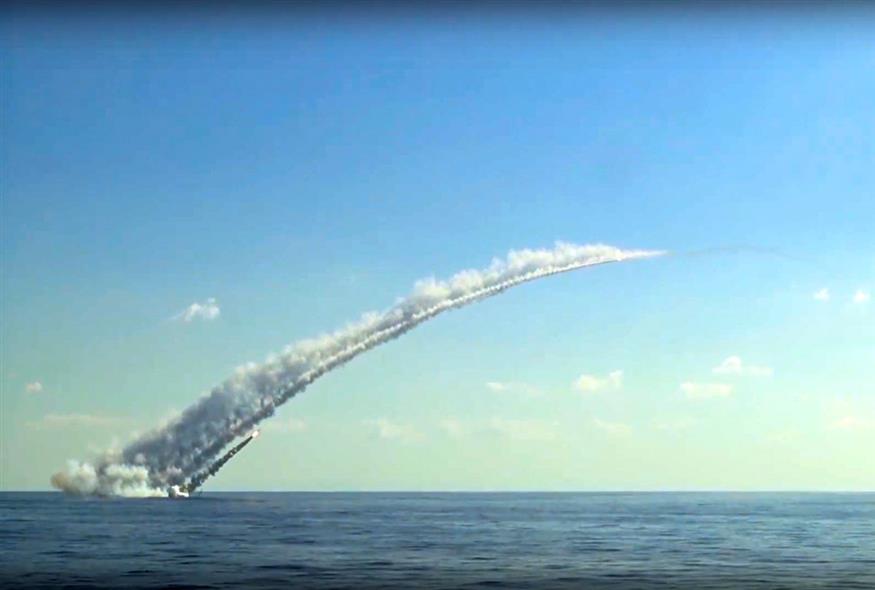 Ο πύραυλος Kalibr που χρησιμοποιεί η Ρωσία (Russian Defence Ministry Press Service photo via AP)