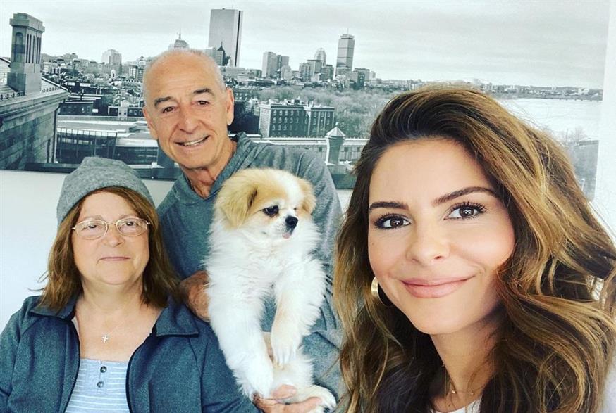 Η Μαρία Μενούνος με τους γονείς της (Copyright: Instagram)