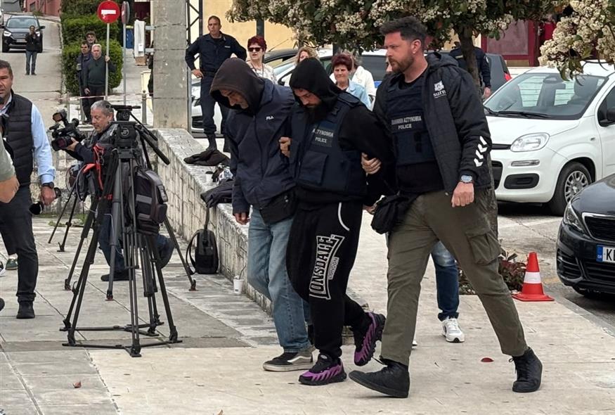 Σε εξέλιξη η μεταγωγή των τριών προφυλακιστέων στον Κορυδαλλό (ΙΝΤΙΜΕ)