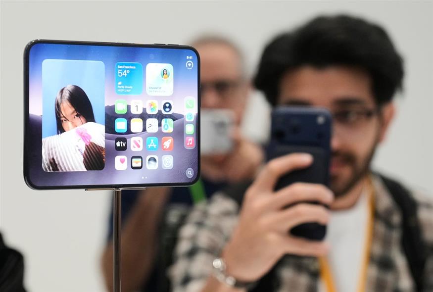 Αpple: Παρουσίαση iPhone Duo και iPhone 18/ ΑP (GALLERY) Αpple: Παρουσίαση iPhone Duo και iPhone 18/ ΑP (GALLERY)