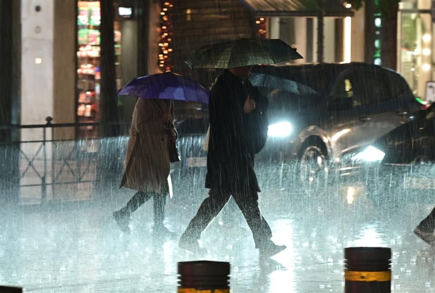 Καταιγίδα στην Αθήνα (ΓΙΑΝΝΗΣ ΠΑΝΑΓΟΠΟΥΛΟΣ/EUROKINISSI) Καταιγίδα στην Αθήνα (ΓΙΑΝΝΗΣ ΠΑΝΑΓΟΠΟΥΛΟΣ/EUROKINISSI)