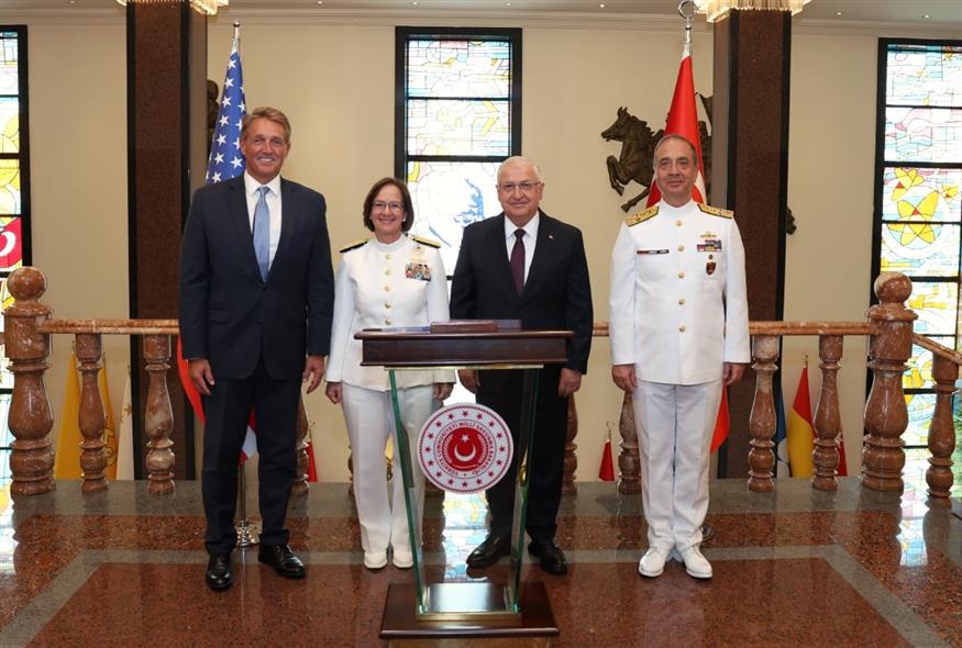 Τουρκία: Η αρχηγός του πολεμικού ναυτικού των ΗΠΑ στην Άγκυρα (Χ)