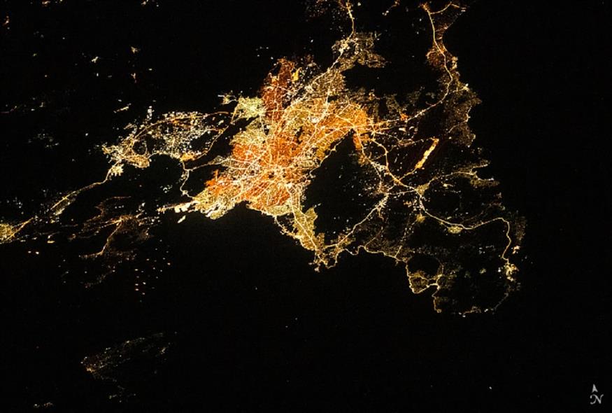 Εντυπωσιακή φωτογραφία της Αθήνας από το διάστημα