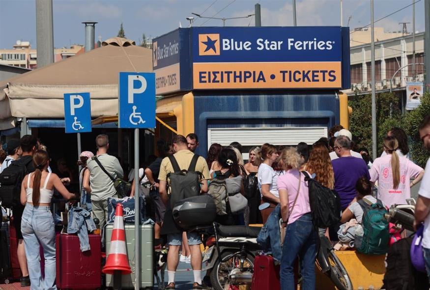 Σε ισχύ το απαγορευτικό απόπλου λόγω των θυελλωδών ανέμων (Eurokinissi)