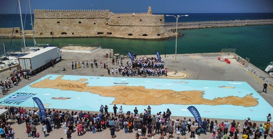 Ρεκόρ Guinness στο Ηράκλειο της Κρήτης για το μεγαλύτερο «μωσαϊκό» από καλιτσούνια στον κόσμο
