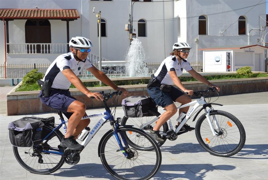 Αστυνομικοί με ποδήλατα στην Κατερίνη/Γενική Περιφερειακή Αστυνομική Διεύθυνση Κεντρικής Μακεδονίας