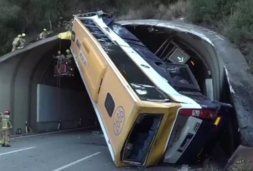 Ισπανία: Λεωφορείο με δεκάδες επιβαίνοντες σηκώθηκε όρθιο σε σήραγγα