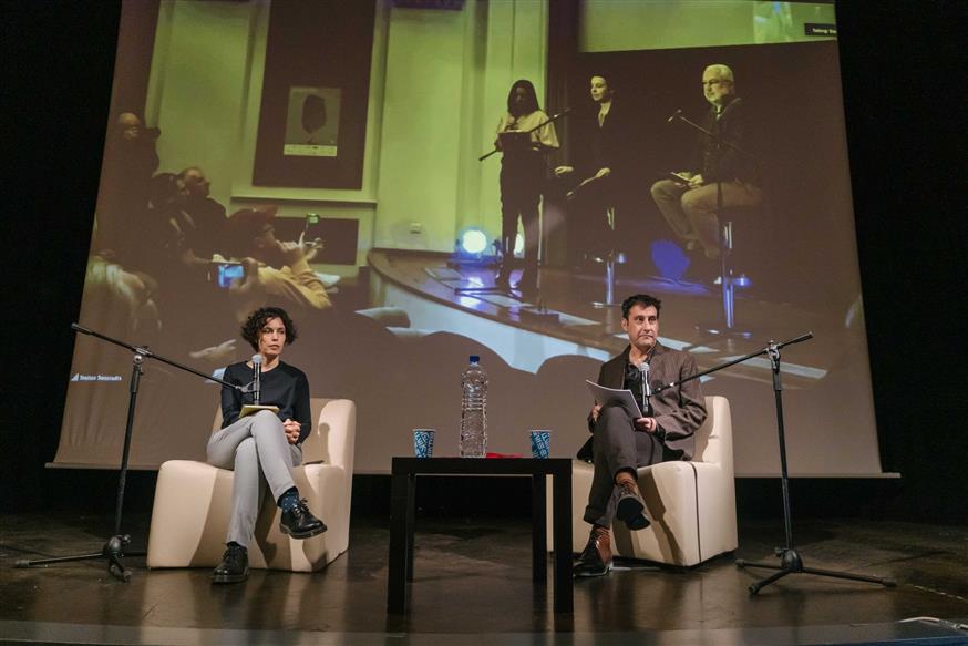 Η Υπεύθυνη της Αγοράς Γιάννα Σαρρή και ο Καλλιτεχνικός Διευθυντής του Φεστιβάλ Ορέστης Ανδρεαδάκης στη συνέντευξη τύπου στο Γαλλικό Ινστιτούτο στην Αθήνα