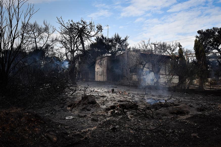 Τεράστιες καταστροφές προκάλεσε η πυρκαγιά στο Μάτι (Eurokinissi)
