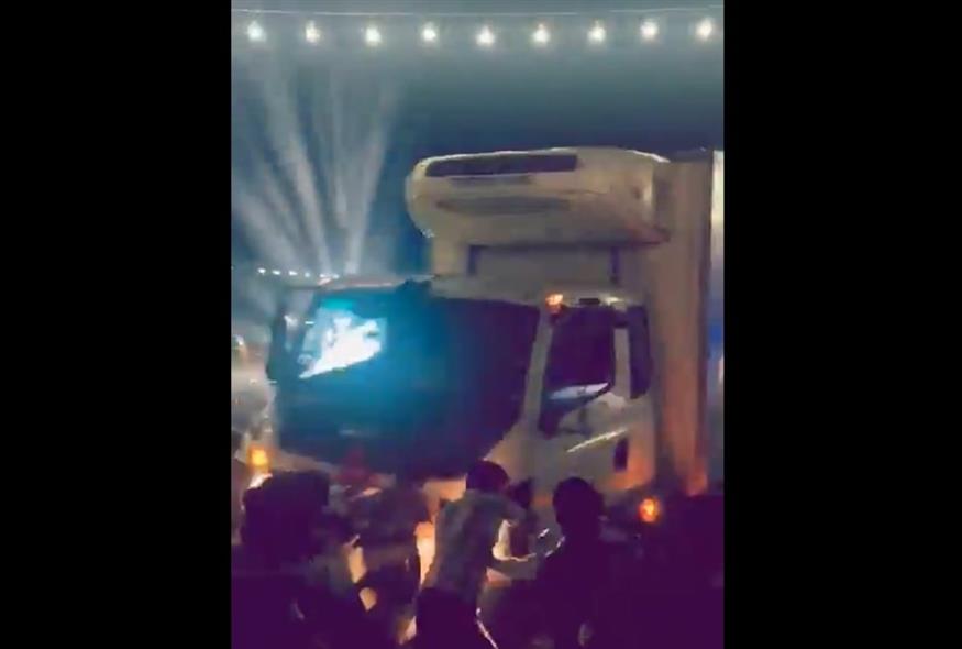 Ινδία: Φορτηγό έπεσε πάνω σε πλήθος σε θρησκευτική γιορτή (Χ)