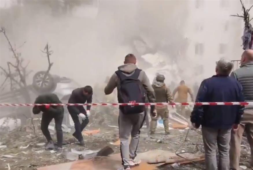 Ρωσία: Επτά νεκροί και δεκάδες τραυματίες από κατάρρευση τμήματος κτιρίου