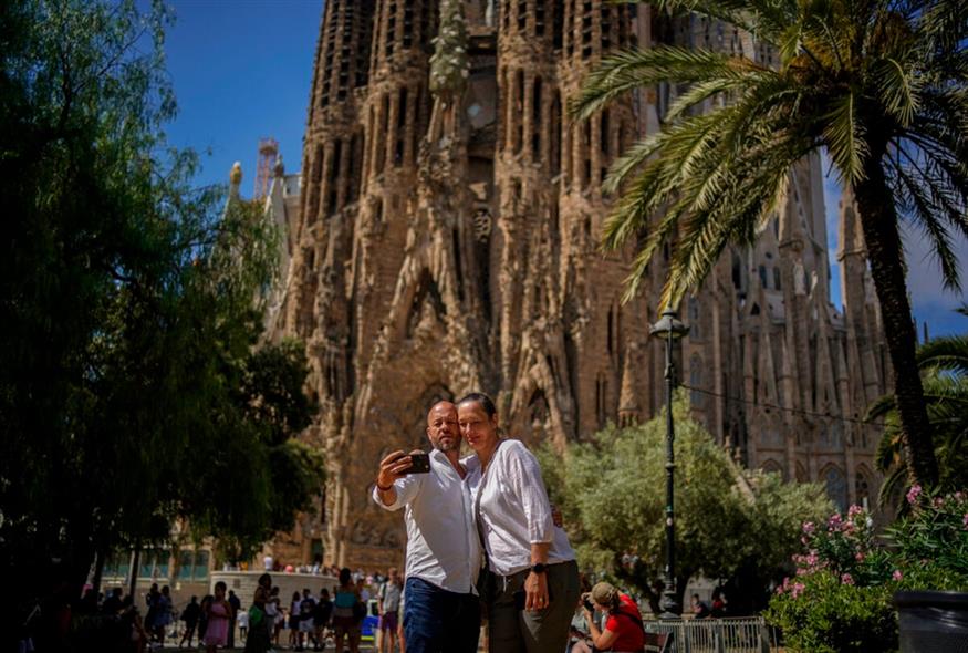 H Sagrada Familia/AP Images