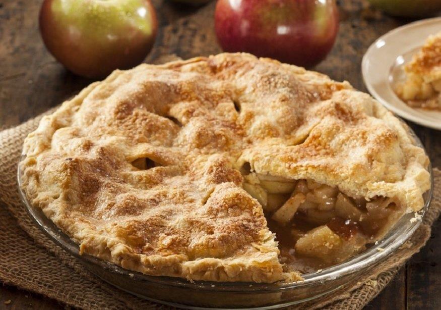 Σκεπαστή μηλόπιτα | Εικόνα: Shutterstock