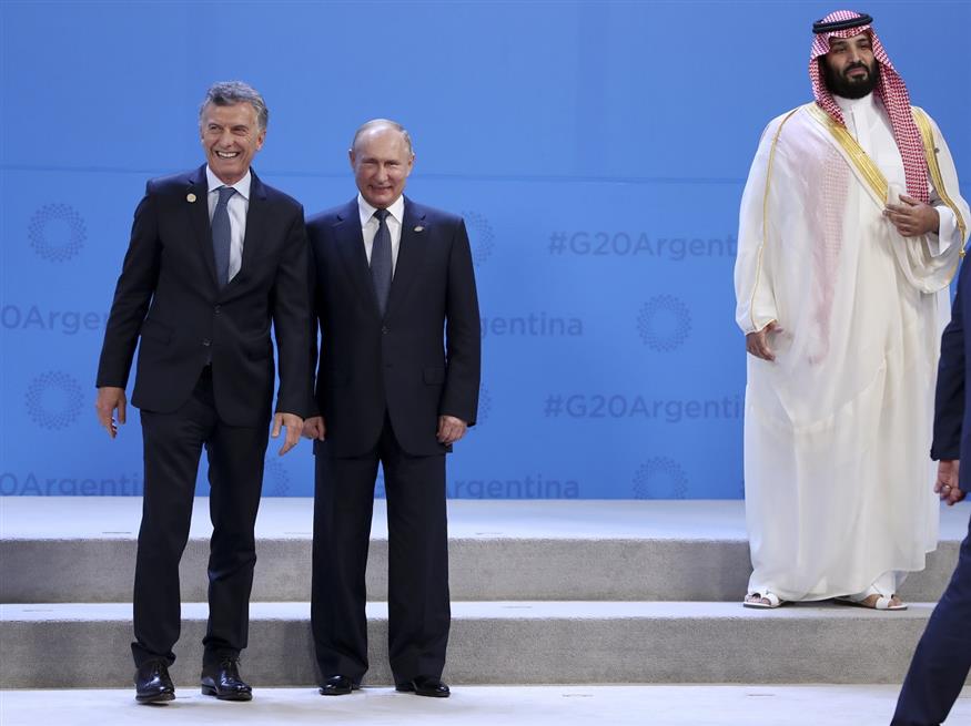 Ο Ρώσος πρόεδρος, εδώ με τον αργεντινό ομόλογό του, ήταν ο μόνος που ασχολήθηκε με τον πρίγκιπα (AP Photo/Pablo Martinez Monsivais)