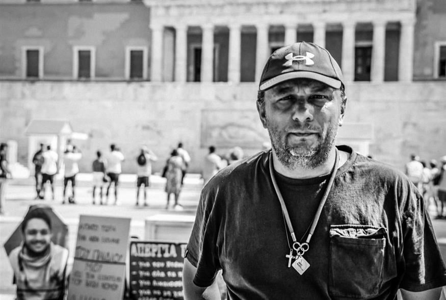 Ο Πάνος Ρούτσι στο Σύνταγμα (ΓΙΩΡΓΟΣ ΚΟΝΤΑΡΙΝΗΣ/EUROKINISSI)