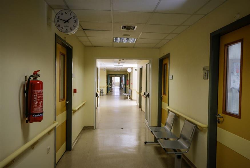 Διάδρομος νοσοκομείου (EUROKINISSI/ΓΙΑΝΝΗΣ ΠΑΝΑΓΟΠΟΥΛΟΣ