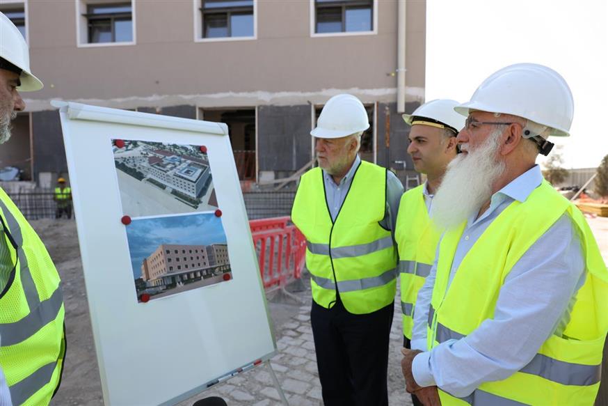 Επίσκεψη του Ιβάν Σαββίδη στις εγκαταστάσεις του ΟΛΘ