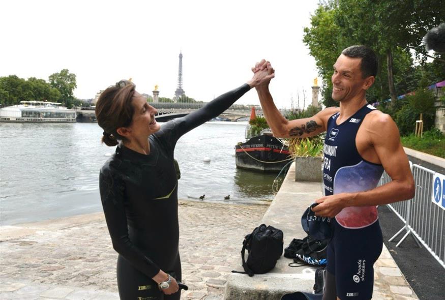 Η Γαλλίδα υπουργός Αθλητισμού κολύμπησε στο Σηκουάνα (X)