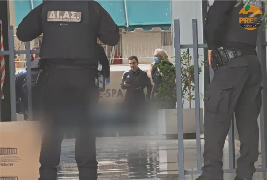 Αμπελόκηποι: Η τηλεφωνική κλήση και η βουτιά στο κενό (orangepress.gr)