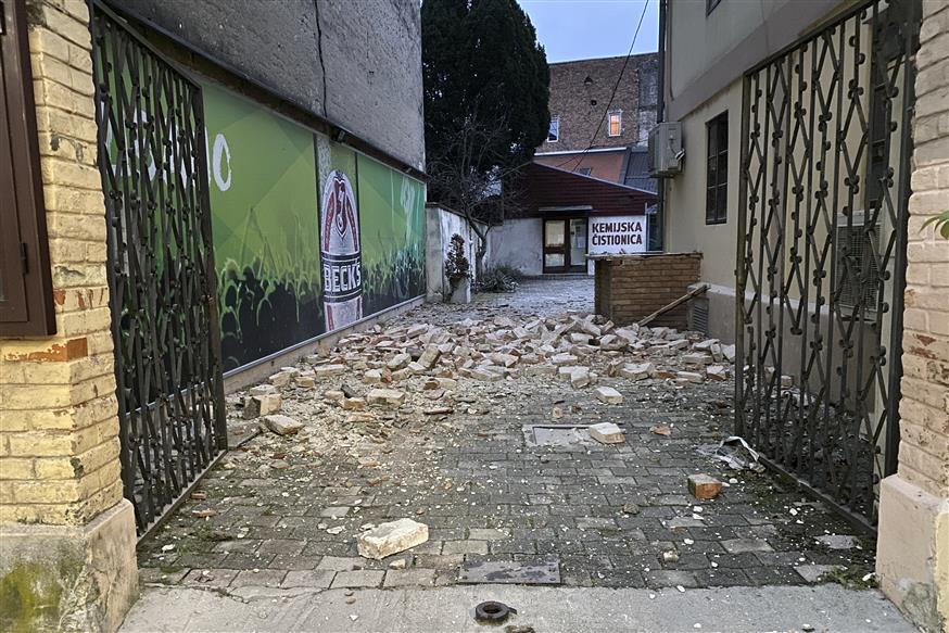 Εικόνα από τις καταστροφές στην Κροατία (AP)