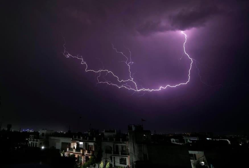 Κεραυνός  (AP Photo/Channi Anand)