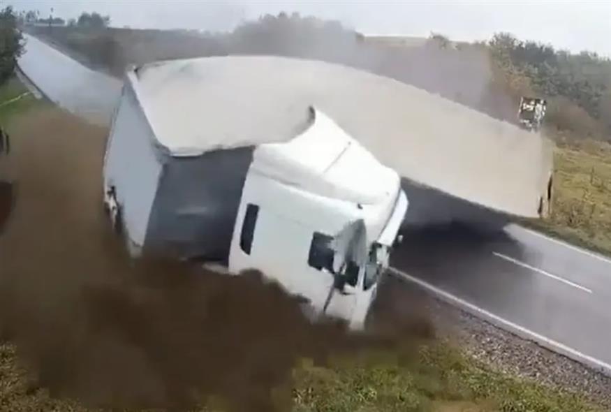 Βίντεο-σοκ από δυστύχημα στη Ρουμανία (Χ)