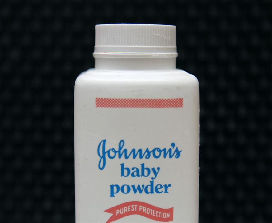 Johnson & Johnson powder/(AP Photo/Jeff Chiu, File)