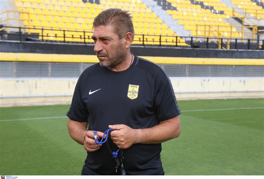 Ο Σάββας Παντελίδης στη διάρκεια της πρώτης προπόνησης για τη νέα σεζόν
