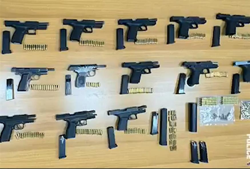 Όπλα - σύλληψη Τούρκων Όπλα - σύλληψη Τούρκων