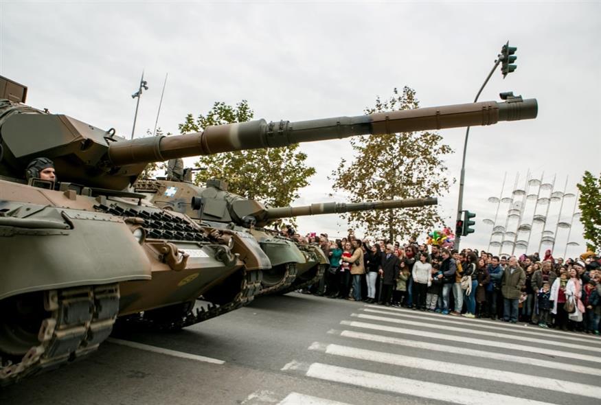 Στρατιωτική παρέλαση/INTIME