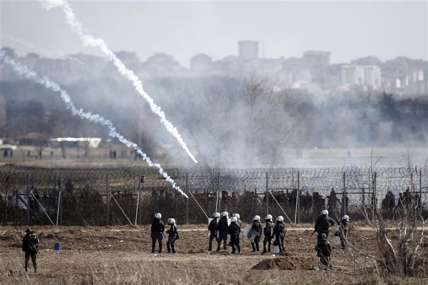 Αστυνομικές δυνάμεις στον Έβρο (AP Photo/File/Giannis Papanikos)