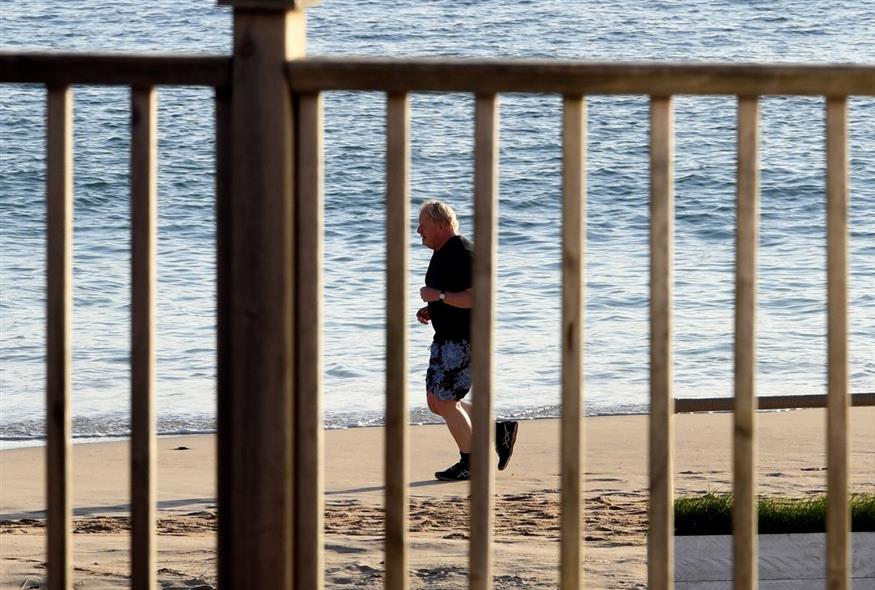 Ο Μπόρις Τζόνσον σε παραλία / Φωτογραφία αρχείου (Stefan Rousseau/Pool via AP)