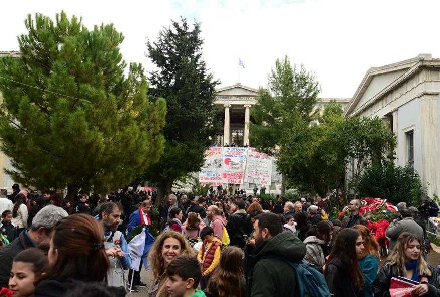 Κόσμος στις εκδηλώσεις για την επέτειο του Πολυτεχνείου