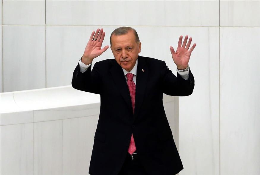 Ο Τούρκος πρόεδρος Ερντογάν κατά την ορκωμοσία του (Associated Press)