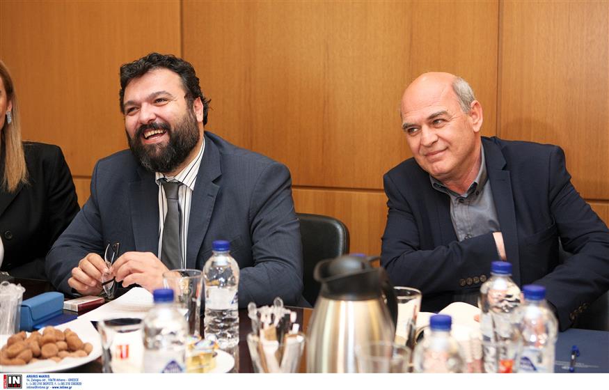 O υφυπουργός Αθλητισμού Γιώργος Βασιλειάδης (αριστερά) και ο πρόεδρος της ΕΠΟ Βαγγέλης Γραμμένος (Intime)