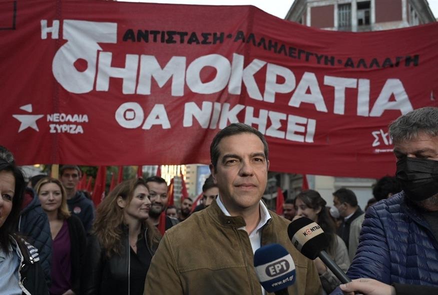 Ο Αλέξης Τσίπρας στην πορεία για την επέτειο της εξέγερσης του Πολυτεχνείου (Γραφείο Τύπου ΣΥΡΙΖΑ)