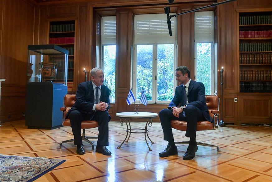 Στιγμιότυπο από τη συνάντηση του πρωθυπουργού Κυριάκου Μητσοτάκη με τον Ισραηλινό ομόλογό του. Πέμπτη 2 Ιανουαρίου 2020 (EUROKINISSI/ΤΑΤΙΑΝΑ ΜΠΟΛΑΡΗ)
