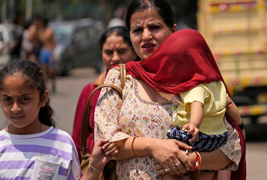 Καύσωνας στην Ινδία (AP Photo/Channi Anand)