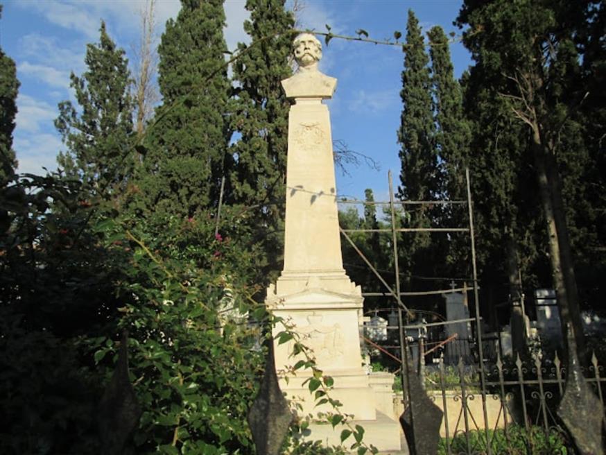 Το ταφικό μνημείο του Μαυροκορδάτου στο Α Κοιμητήριο της Αθήνας