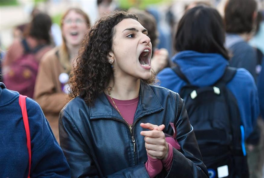 «Είμαστε όλοι Jane Doe»: Χιλιάδες φοιτητές του Κορνέλ διαδήλωσαν για την υπόθεση του ομαδικού βιασμού (GALLERY)