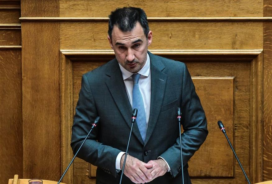 Αλέξης Χαρίτσης στη Βουλή  (ΤΑΤΙΑΝΑ ΜΠΟΛΑΡΗ/EUROKINISSI)