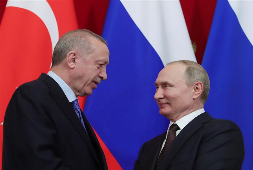 Ο Τούρκος πρόεδρος με τον Ρώσο ομόλογό του (Presidential Press Service via AP, Pool)