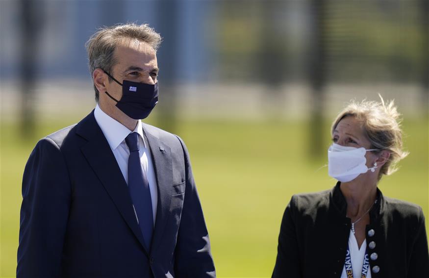 Ο πρωθυπουργός Κυριάκος Μητσοτάκης, προσερχόμενος στη Σύνοδο Κορυφής του ΝΑΤΟ/Associated Press