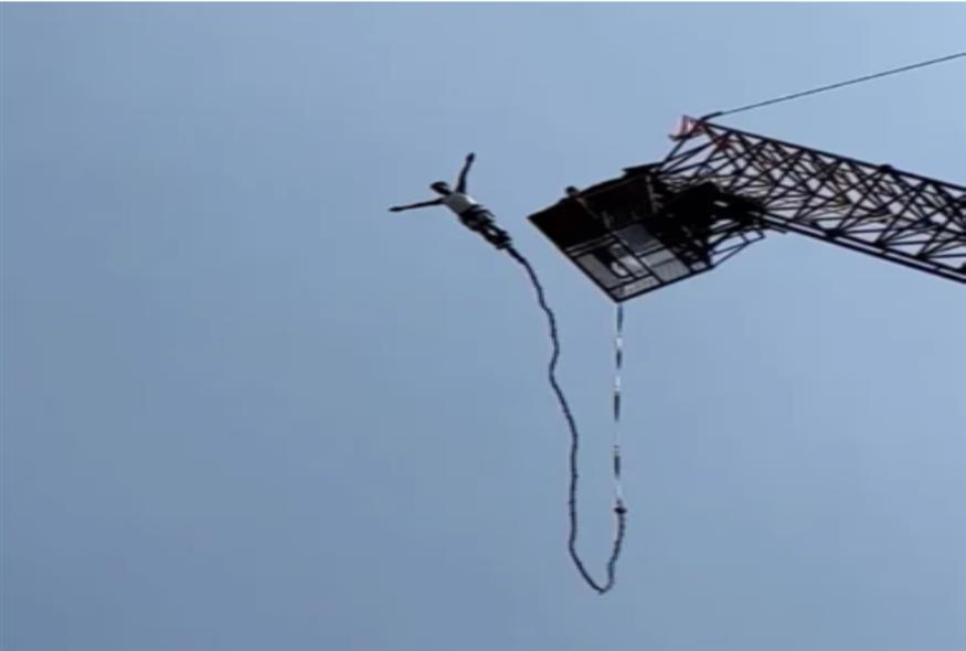Έσπασε το σχοινί ενώ έκανε bungee jumping/video capture Today Twitter