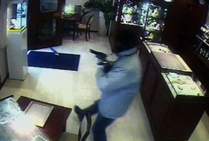 Στιγμιότυπο από ληστεία των Ροζ Πανθήρων